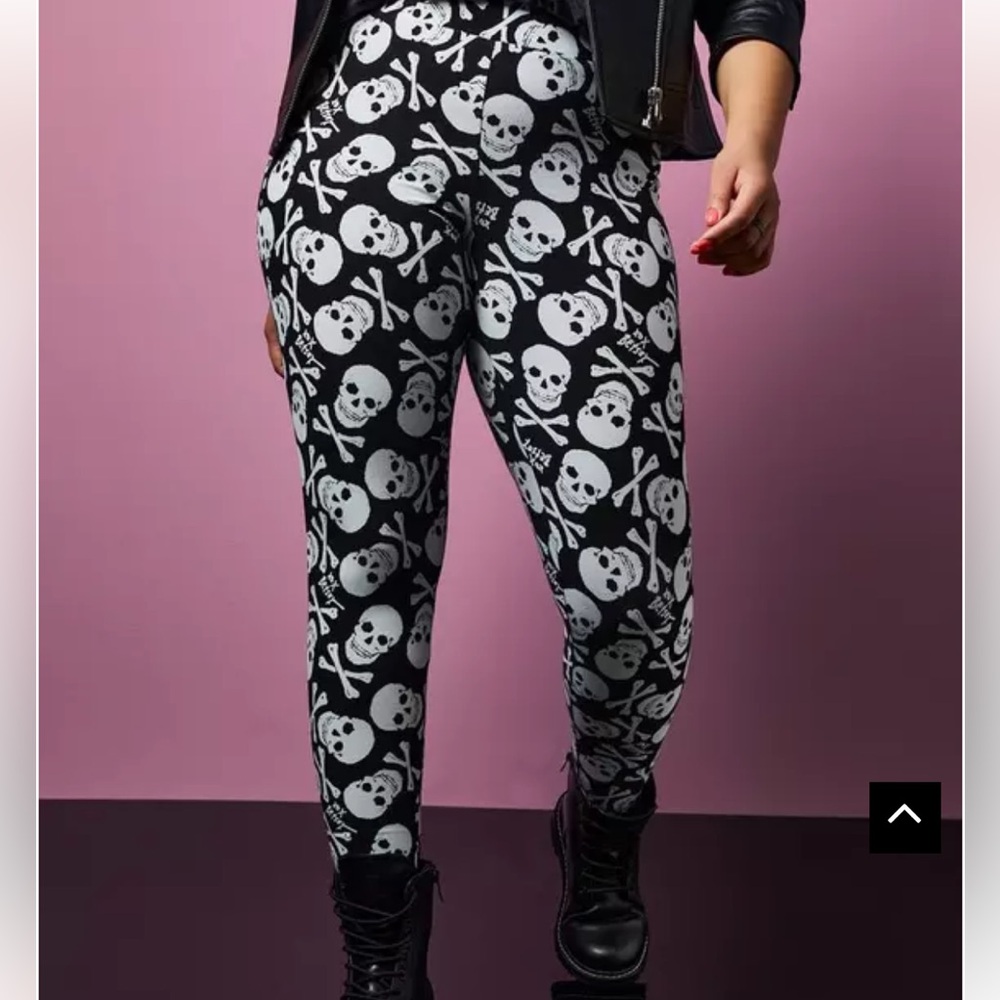 Torrid Betsey Johnson NWT skull leggings - Picture 3 of 7